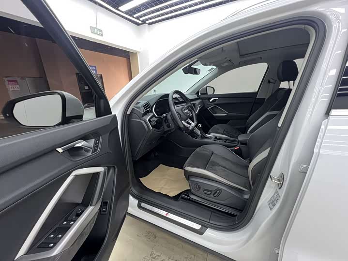 Фото 7 - Audi Q3