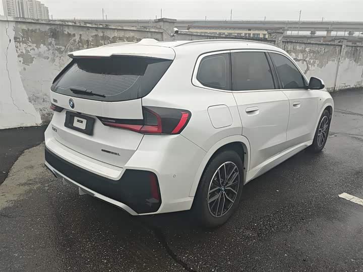 Фото 2 - BMW iX1