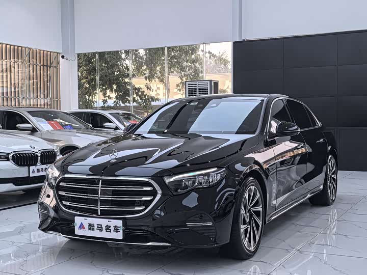 Фото 1 - Mercedes-Benz E-Class