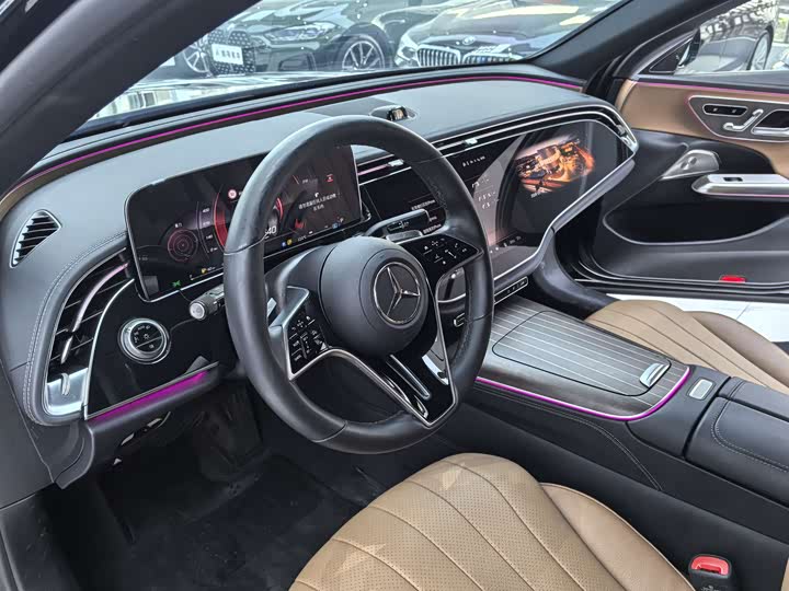 Фото 9 - Mercedes-Benz E-Class