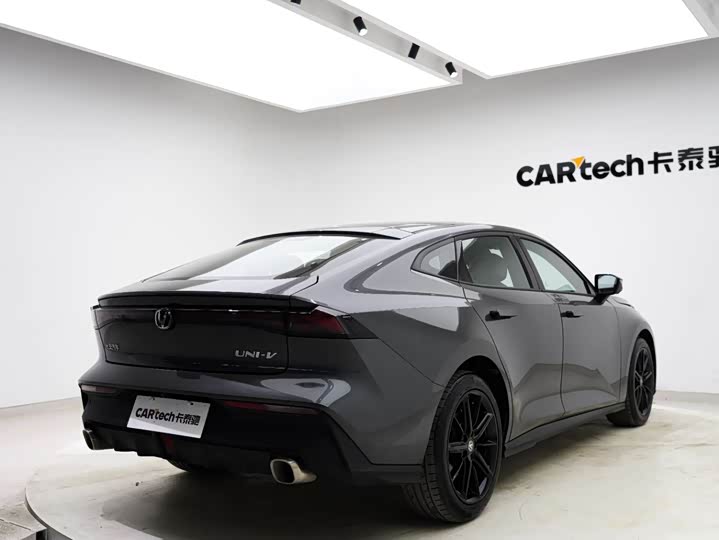 Фото 3 - Changan UNI-V