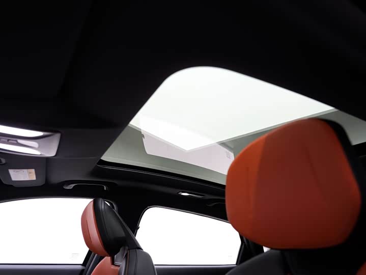 Фото 4 - Changan UNI-V