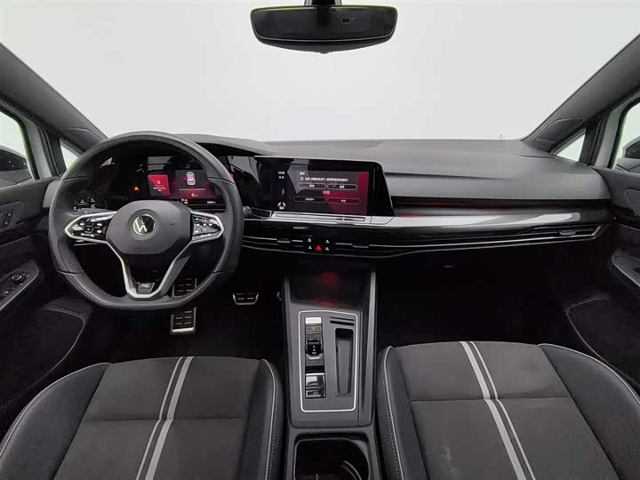 Фото 5 - Volkswagen Golf