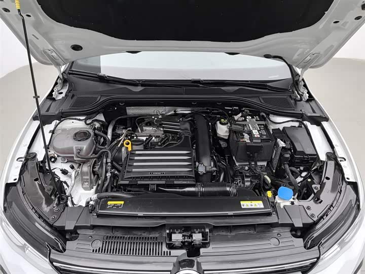 Фото 6 - Volkswagen Golf