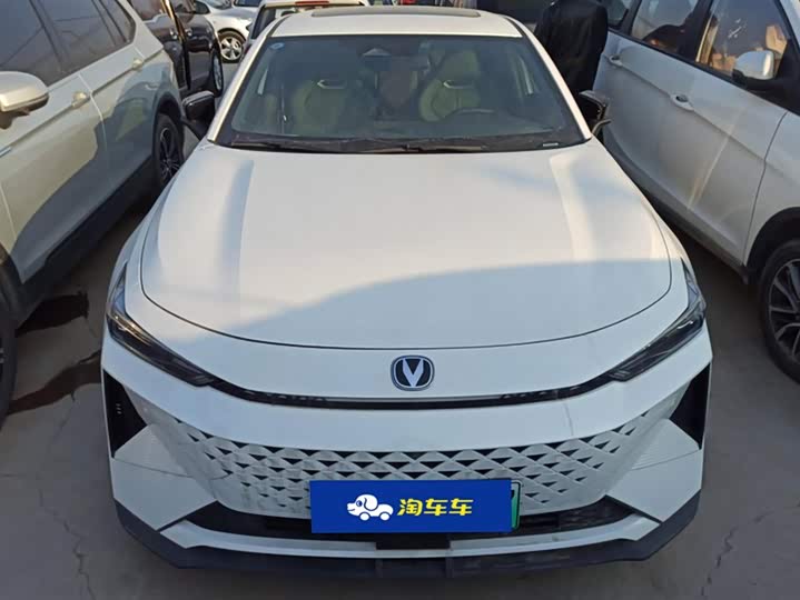 Фото 2 - Changan UNI-V Hybrid