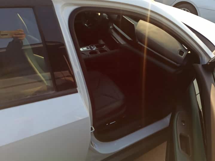 Фото 8 - Changan UNI-V Hybrid