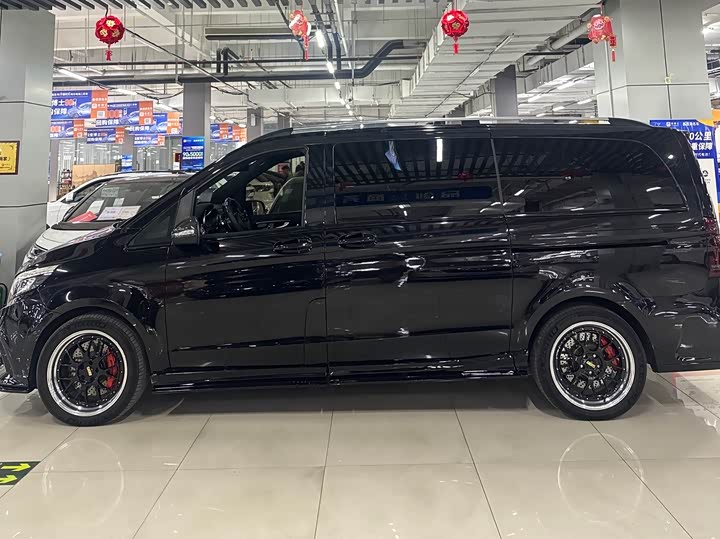 Фото 3 - Mercedes-Benz V-Class