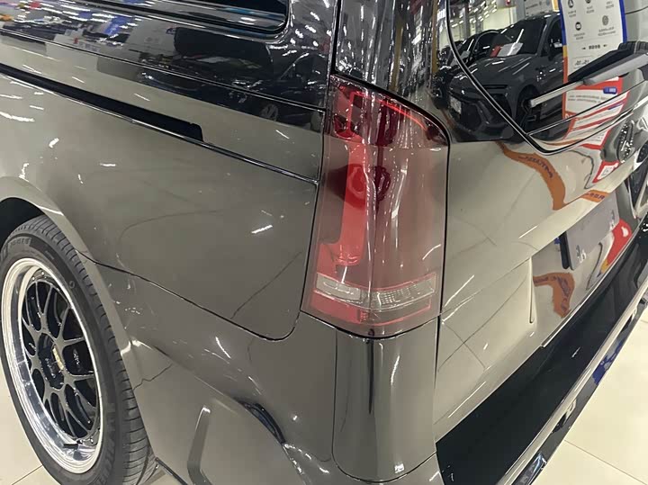 Фото 5 - Mercedes-Benz V-Class