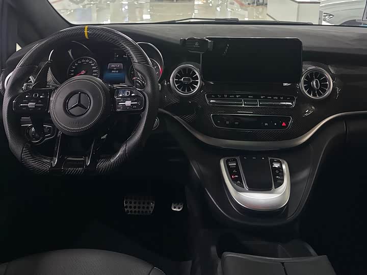 Фото 9 - Mercedes-Benz V-Class