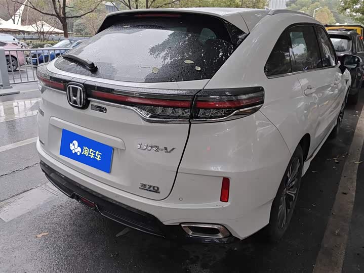 Фото 3 - Honda UR-V