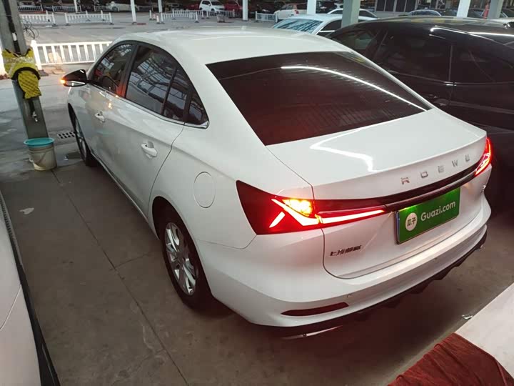 Фото 5 - Roewe i5