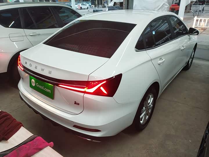 Фото 7 - Roewe i5