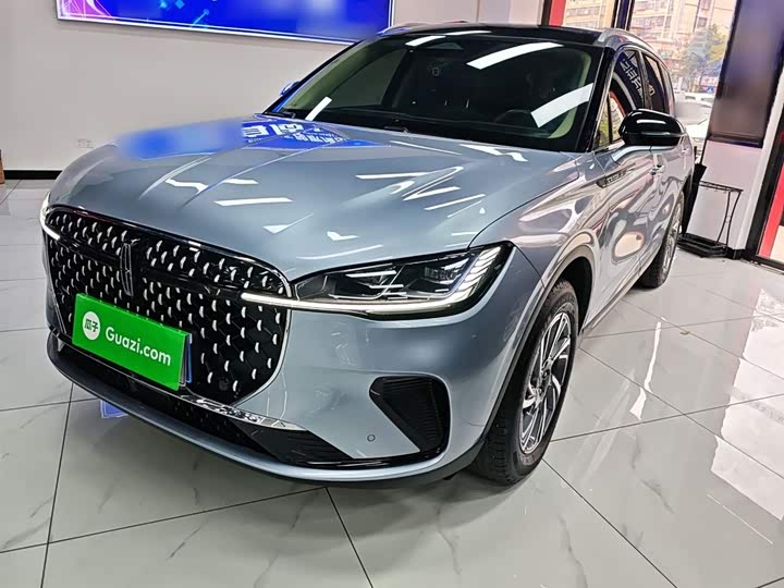 Фото 1 - Lincoln Corsair