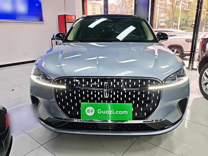 Фото 3 - Lincoln Corsair