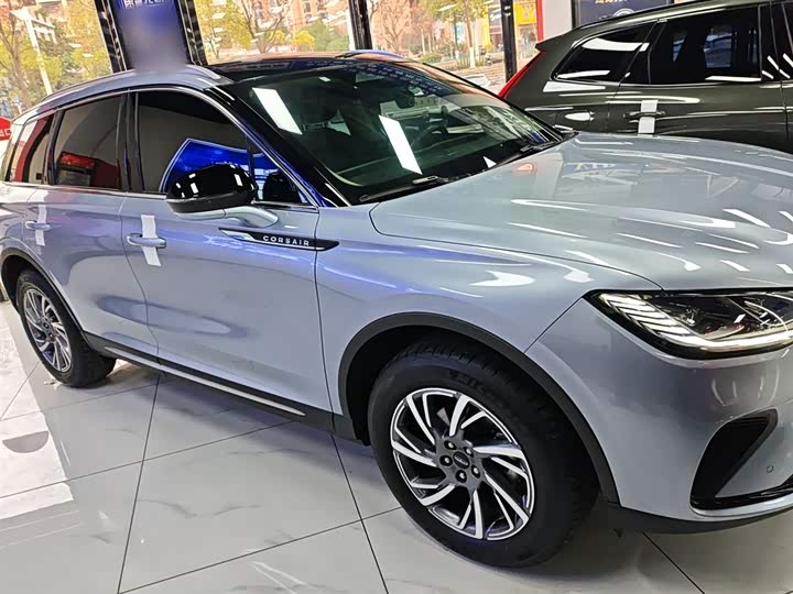 Фото 4 - Lincoln Corsair