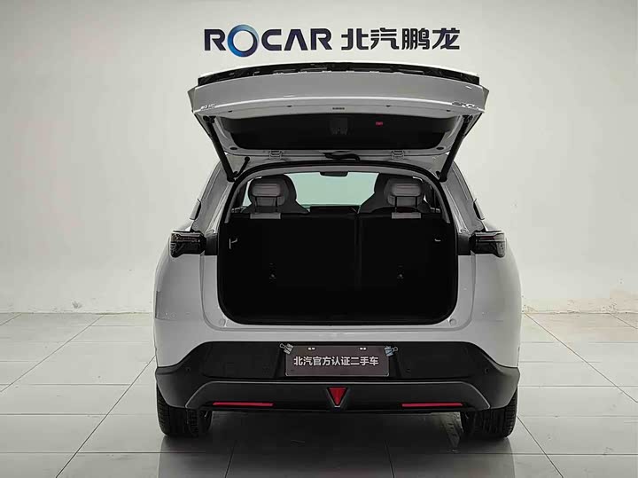 Фото 6 - BAIC Arcfox Alpha T5