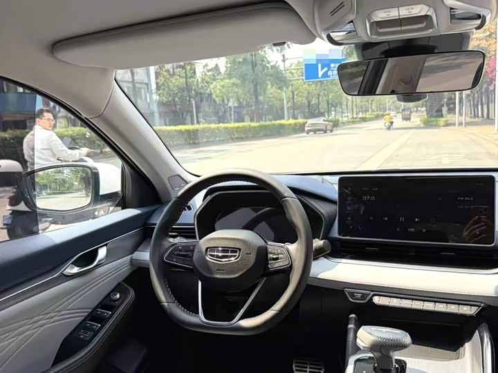 Фото 5 - Geely Preface