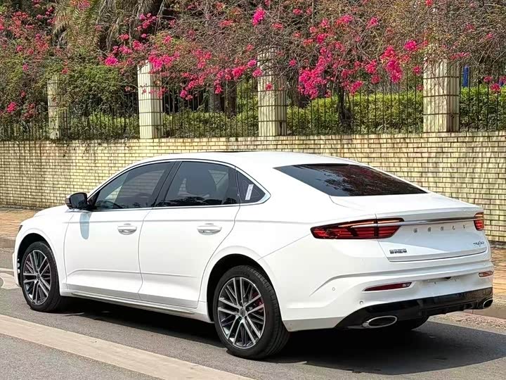 Фото 9 - Geely Preface