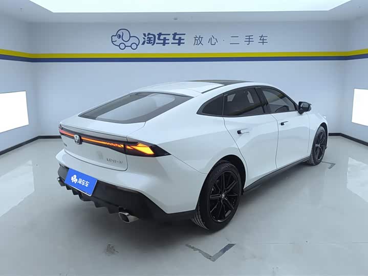 Фото 3 - Changan UNI-V