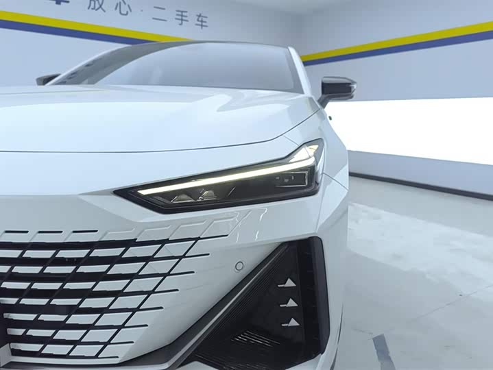 Фото 5 - Changan UNI-V