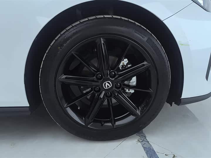 Фото 6 - Changan UNI-V