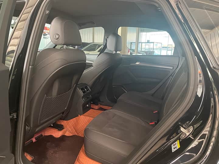 Фото 6 - Audi Q5L Sportback