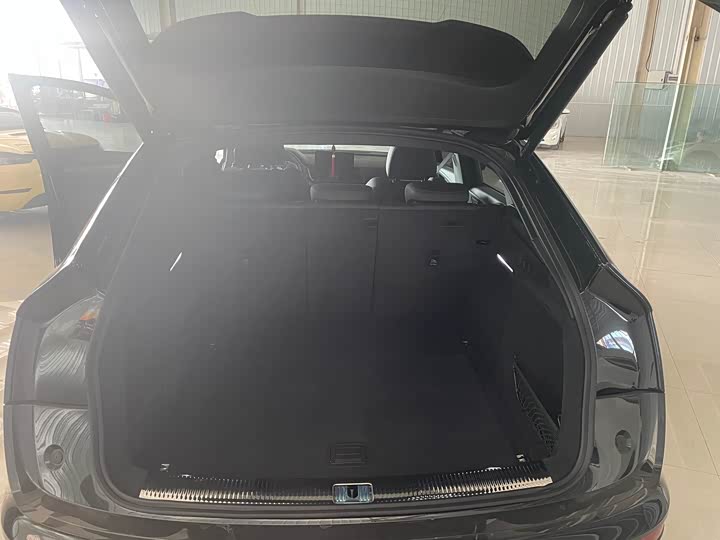 Фото 9 - Audi Q5L Sportback