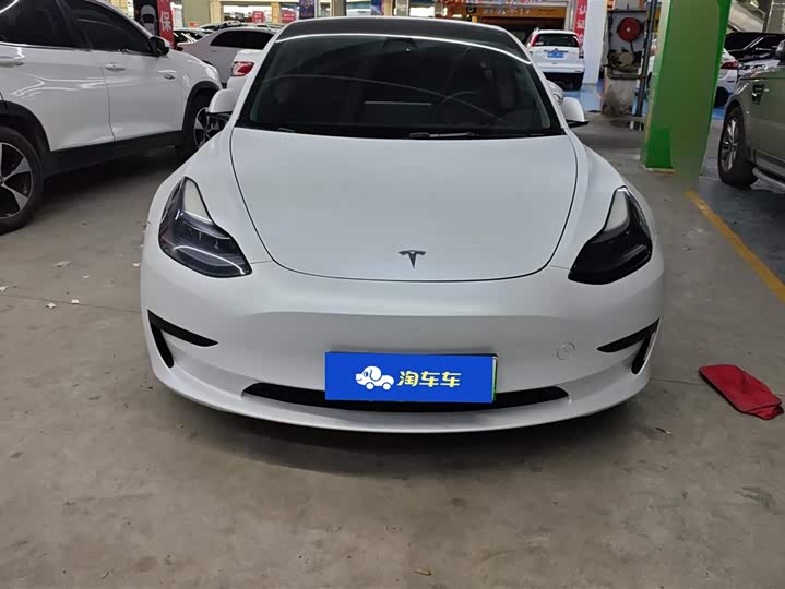 Фото 2 - Tesla Model 3