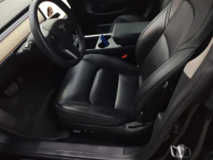 Фото 9 - Tesla Model 3