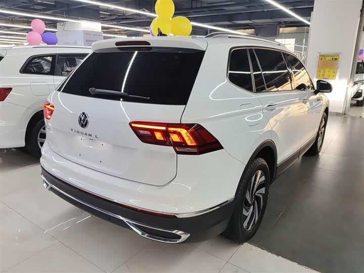 Фото 7 - Volkswagen Tiguan L Pro