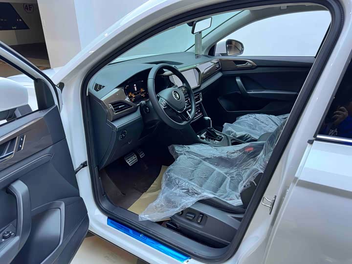 Фото 9 - Volkswagen Tharu