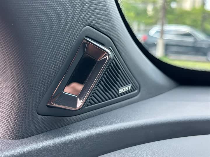 Фото 9 - Changan UNI-T