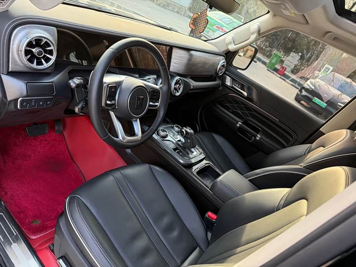 Фото 4 - Tank 300