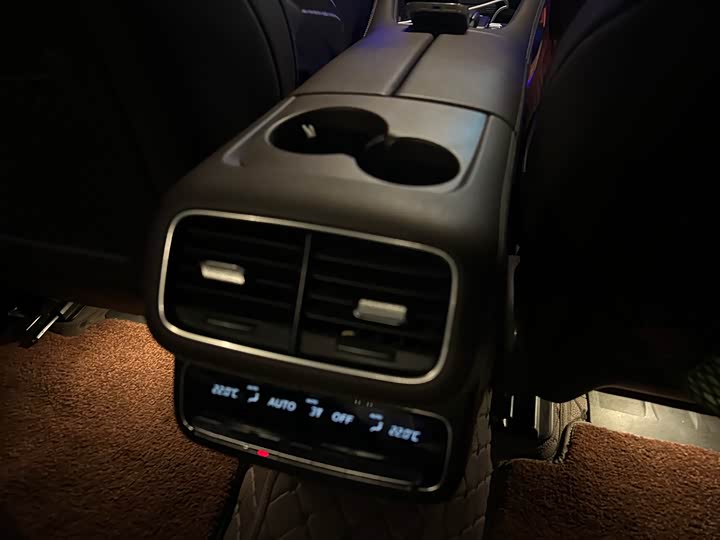 Фото 9 - Mercedes-Benz GLS-Class