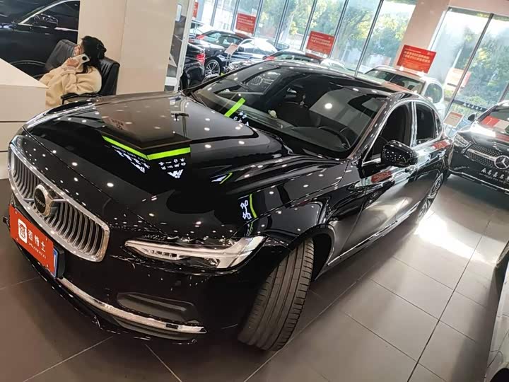 Фото 4 - Volvo S90