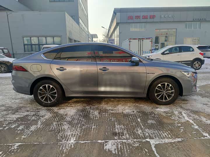 Фото 3 - BYD Qin Plus