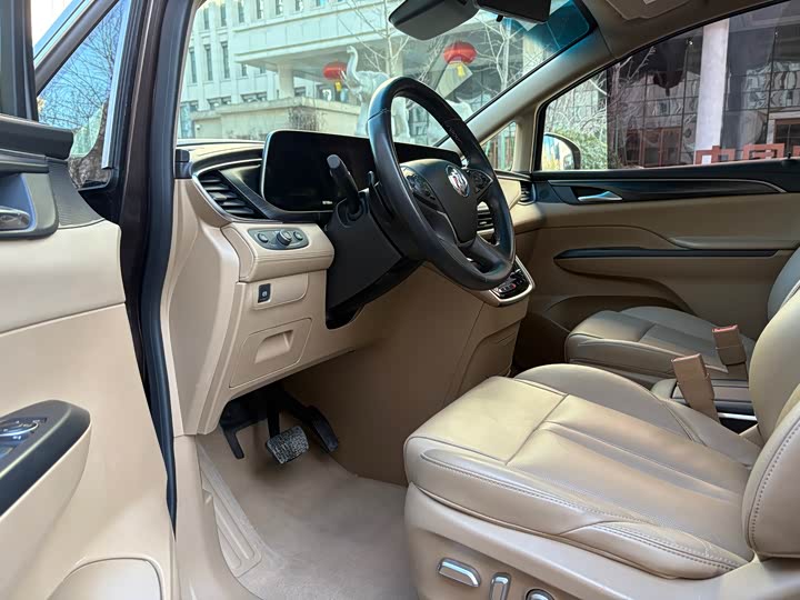 Фото 6 - Buick GL8 ES