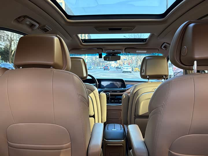 Фото 9 - Buick GL8 ES