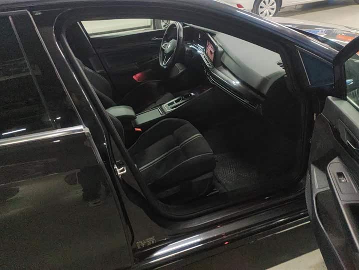 Фото 8 - Volkswagen Golf