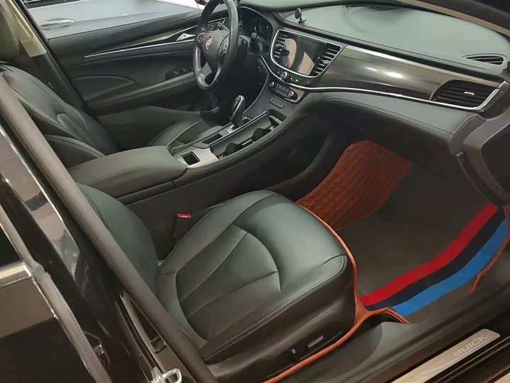 Фото 8 - Buick LaCrosse