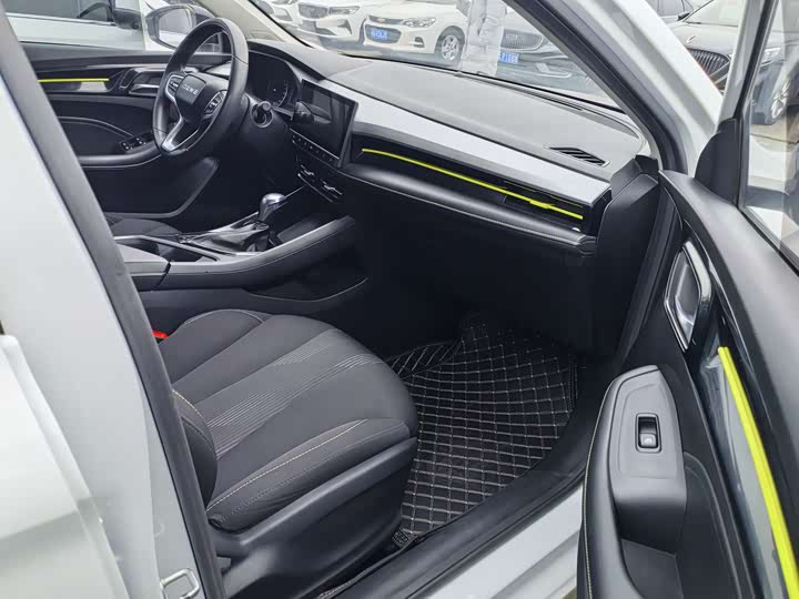 Фото 6 - Roewe i5