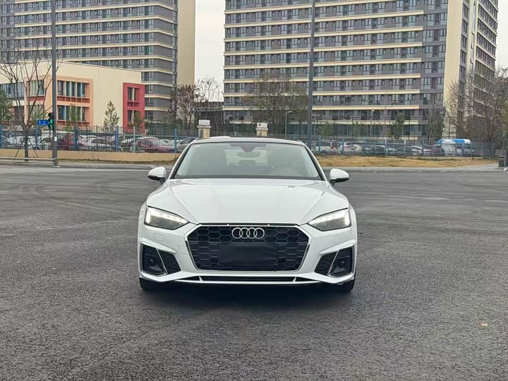 Фото 2 - Audi A5