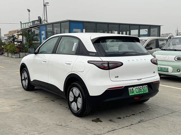 Фото 3 - Geely Galaxy Geome