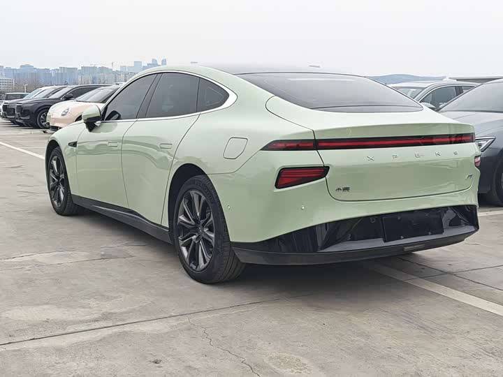 Фото 9 - XPeng P7