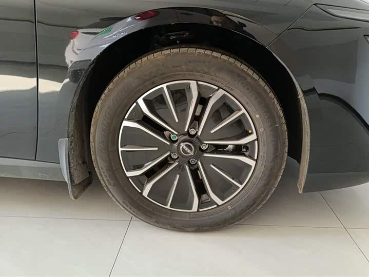 Фото 6 - Nissan N6