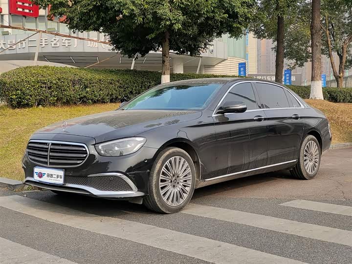 Фото 1 - Mercedes-Benz E-Class