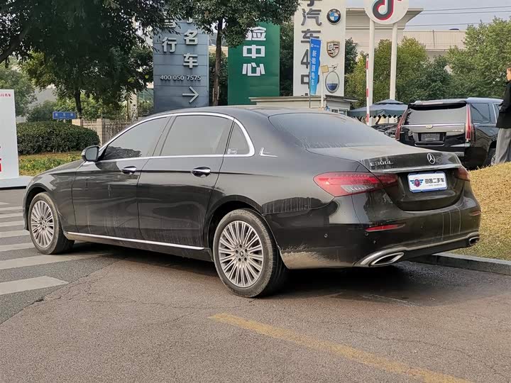 Фото 4 - Mercedes-Benz E-Class