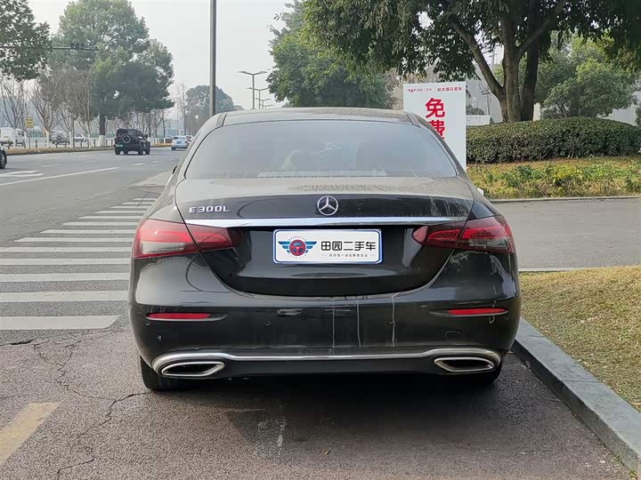 Фото 5 - Mercedes-Benz E-Class