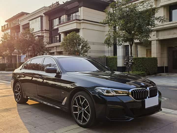 Фото 3 - BMW 5 Series