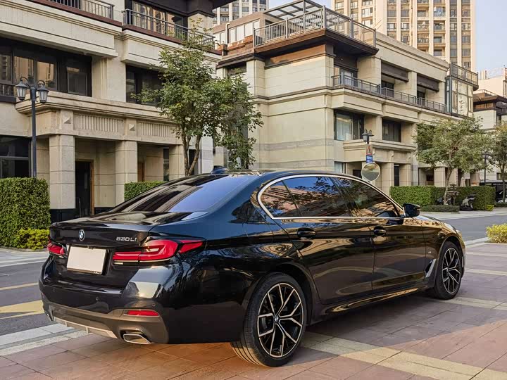 Фото 6 - BMW 5 Series